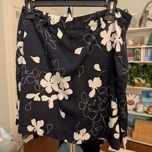 TEHAMA Black and White Floral Mini Skort